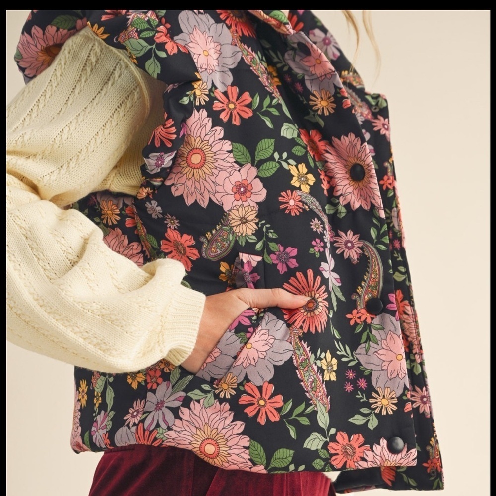 Anabell Flutter Sleeve Floral Puff Vest medium - Picture 4 of 5